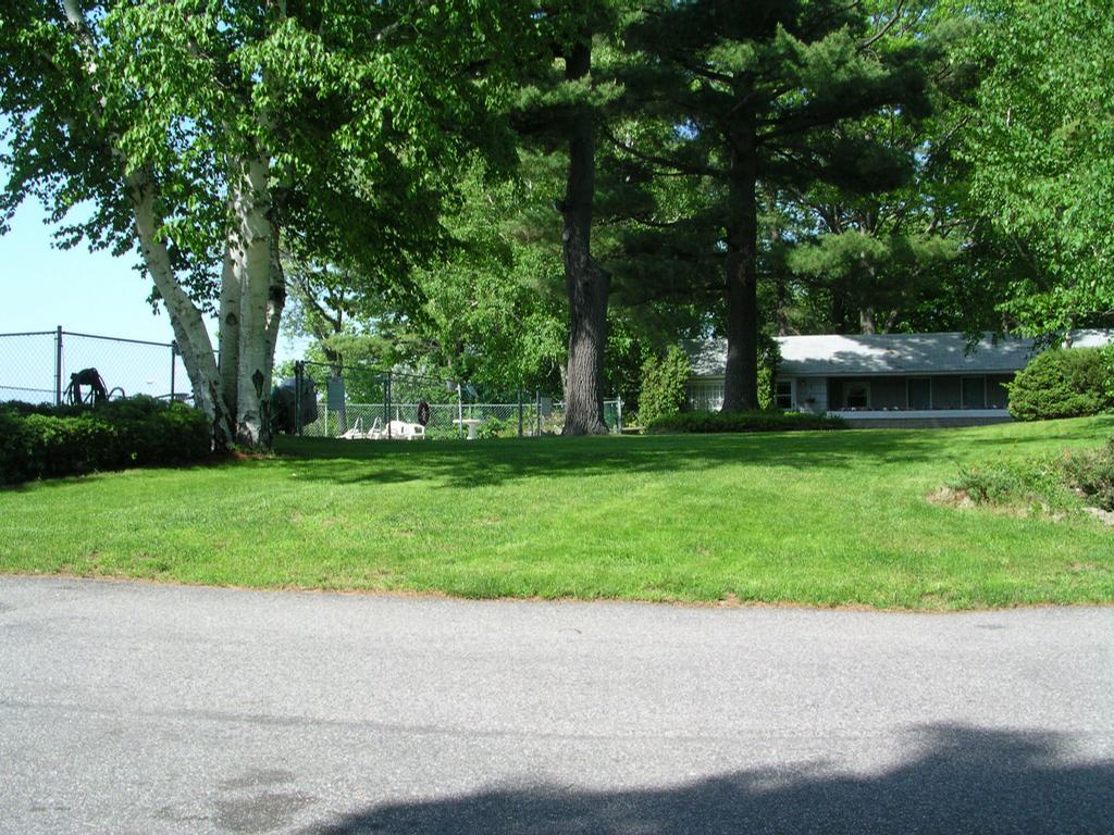 Blue Roof Motel Kittery ME 03904 2074399324 Hotels & Motels